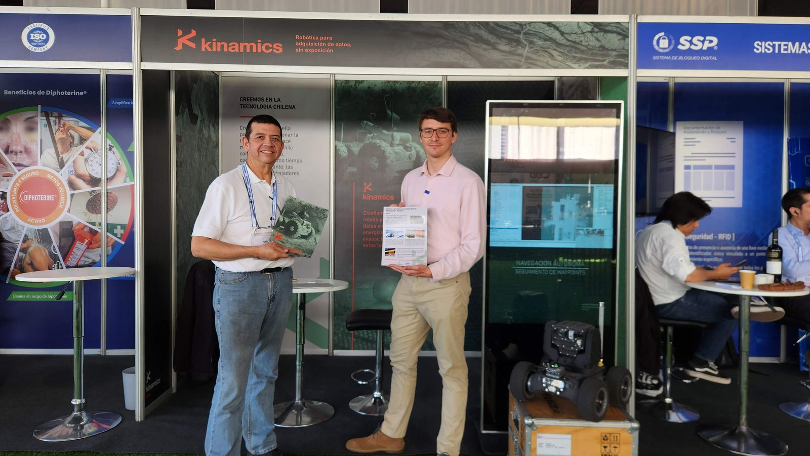 El stand de Kinamics en SafeMining 2024, Iquique