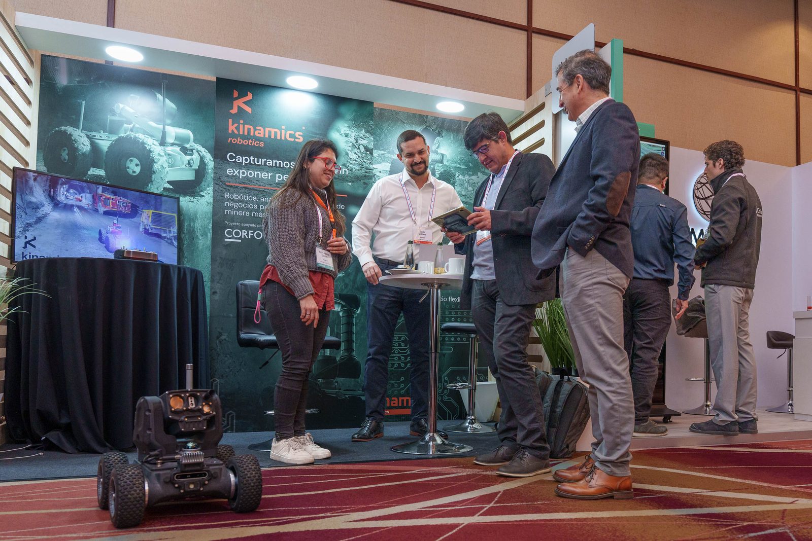 El Arkytas-P en el stand de Kinamics, Minería Digital 2026
